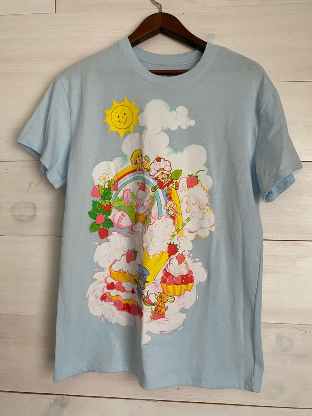 Strawberry Shortcake Vintage-Style Graphic T-Shirt Light Blue Size Medium